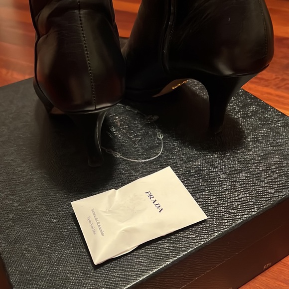 Boots 🥾 - Picture 7 of 7